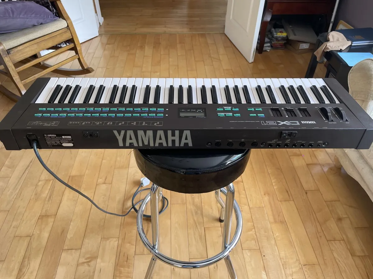 Yamaha DX-21 Synthesizer very clean - Image 3