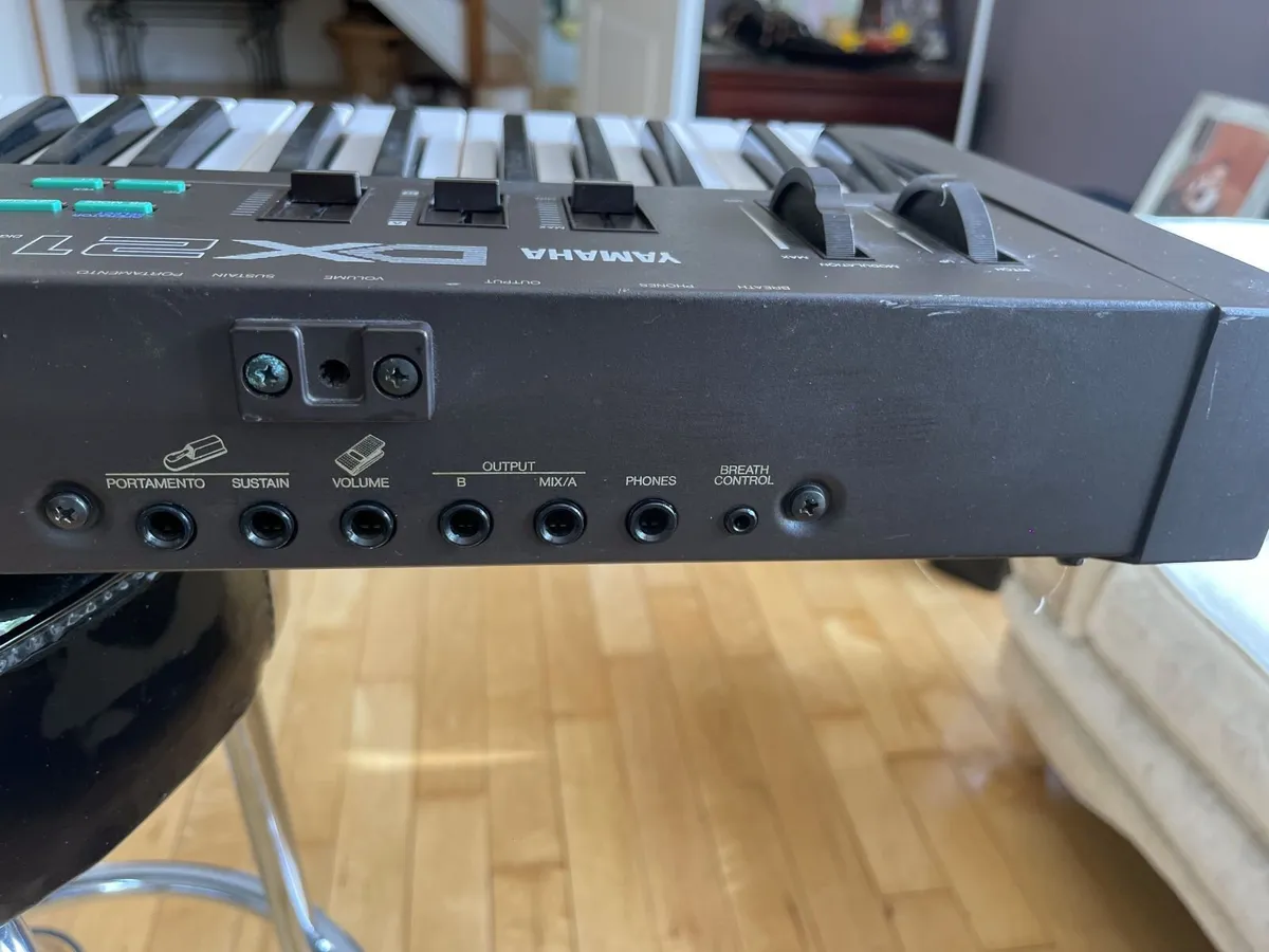 Yamaha DX-21 Synthesizer very clean - Image 4