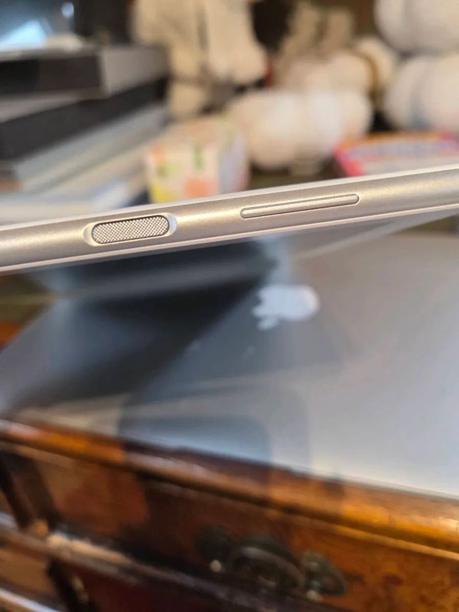 Lenovo tablet - Model TB-X304F - Image 3