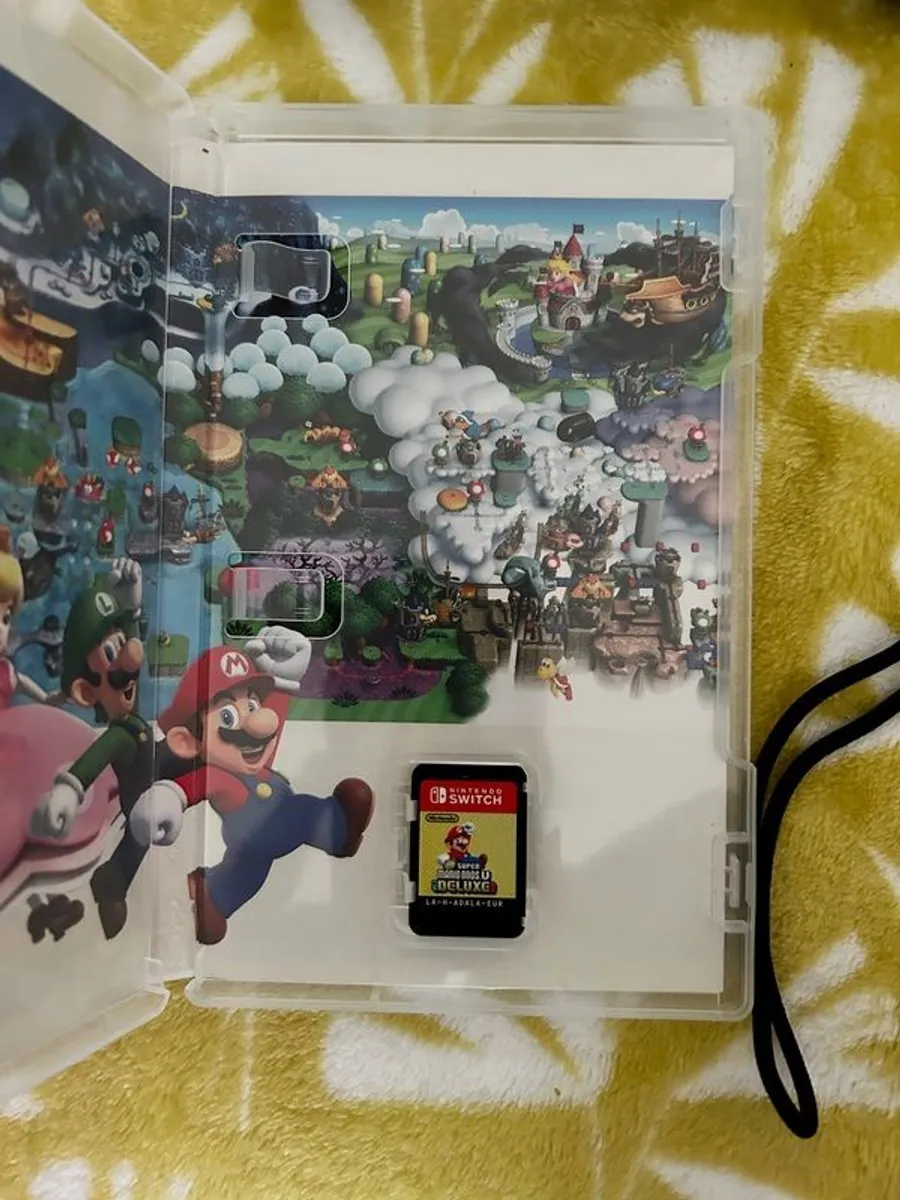 Nintendo Switch Console V2 (Improved Battery) - Image 2