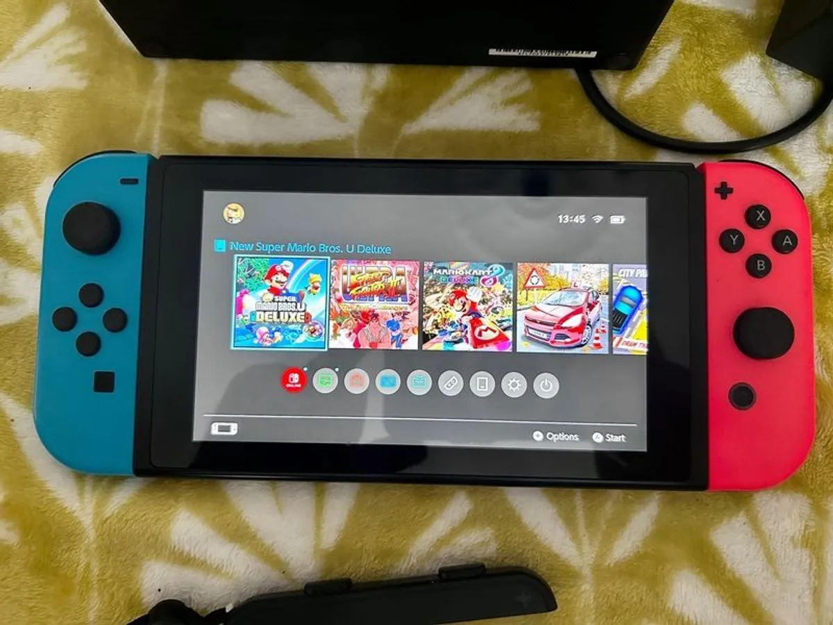 Nintendo Switch Console V2 (Improved Battery) - Image 4
