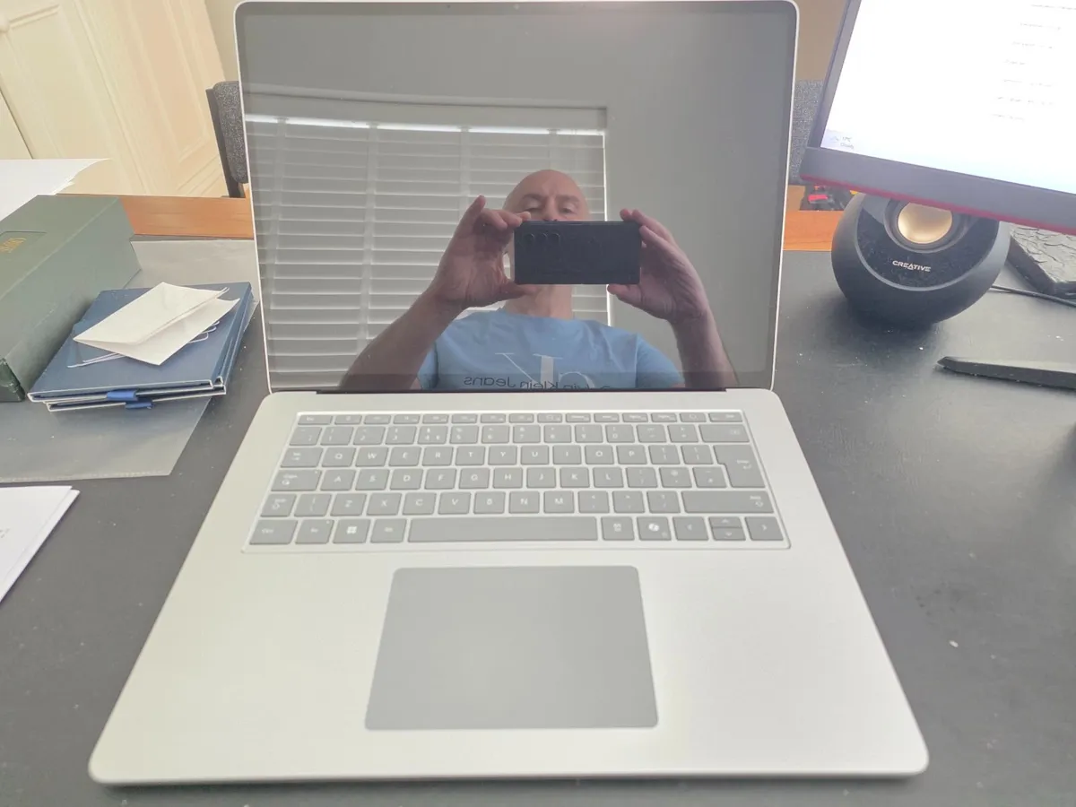 Laptop - Image 3