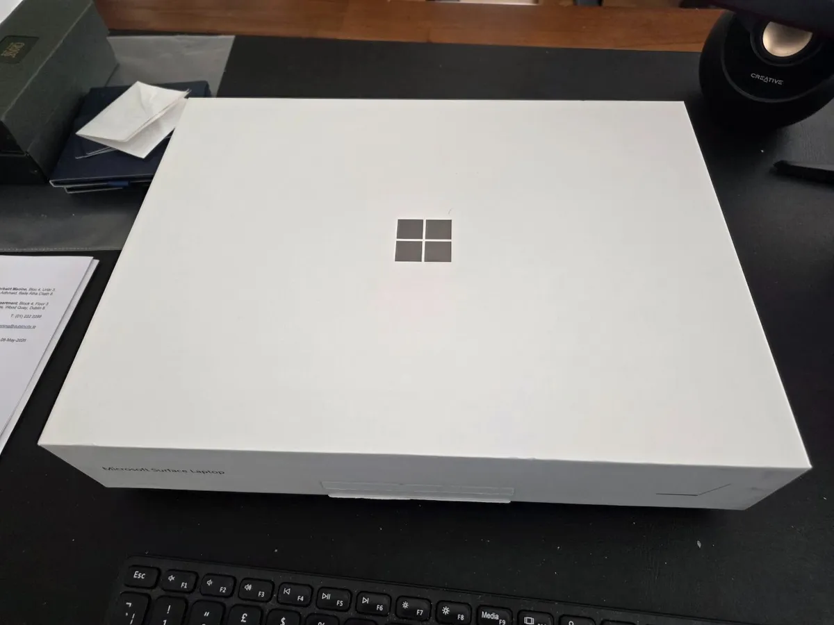 Laptop - Image 4