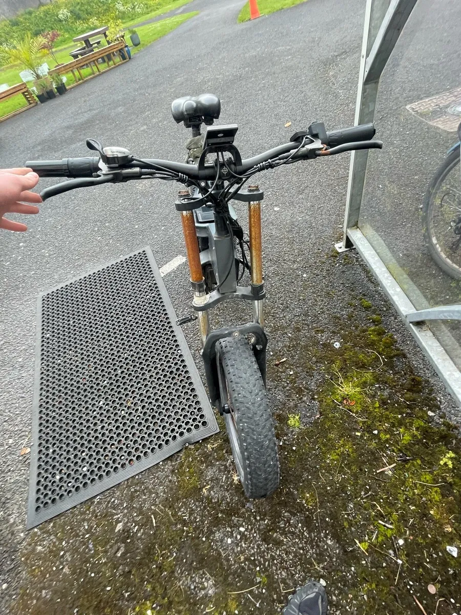 Electric bike - Image 2