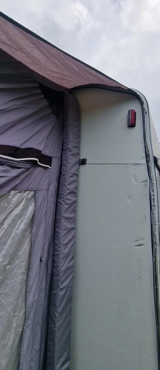 6 berth caravan - Image 2