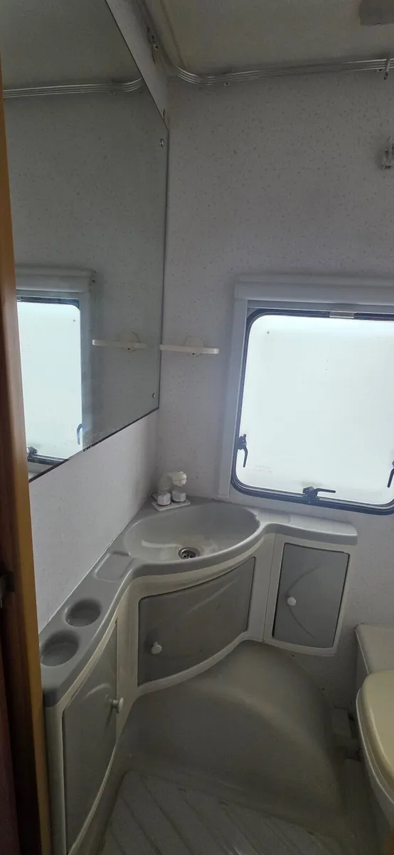 6 berth caravan - Image 4