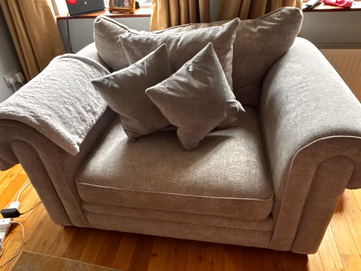 Suite of furniture - Image 3