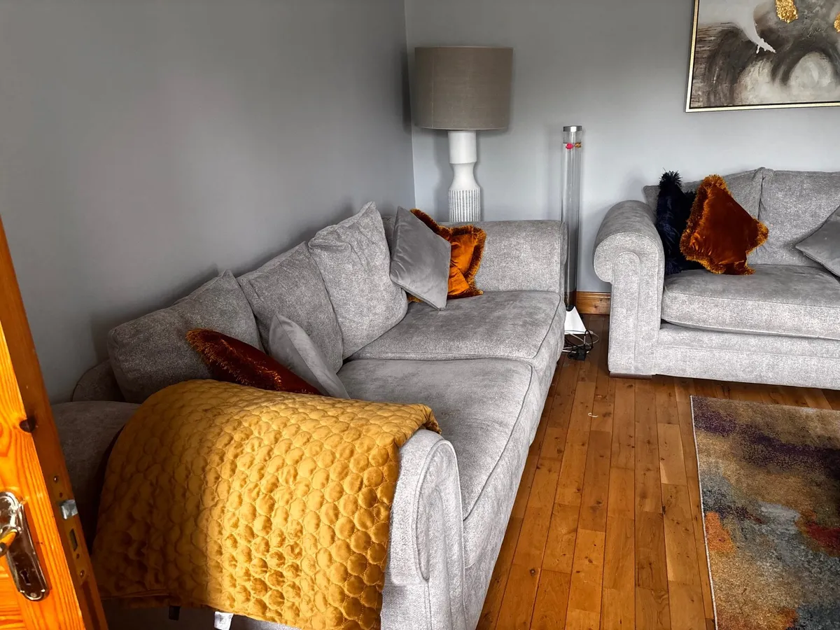 Suite of furniture - Image 4