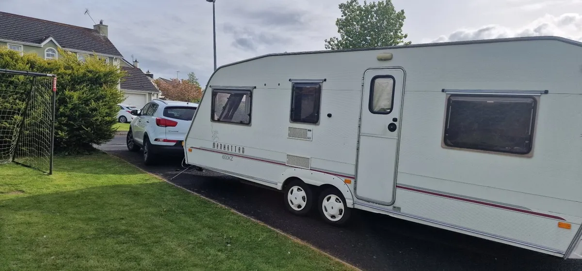 6 berth caravan - Image 1
