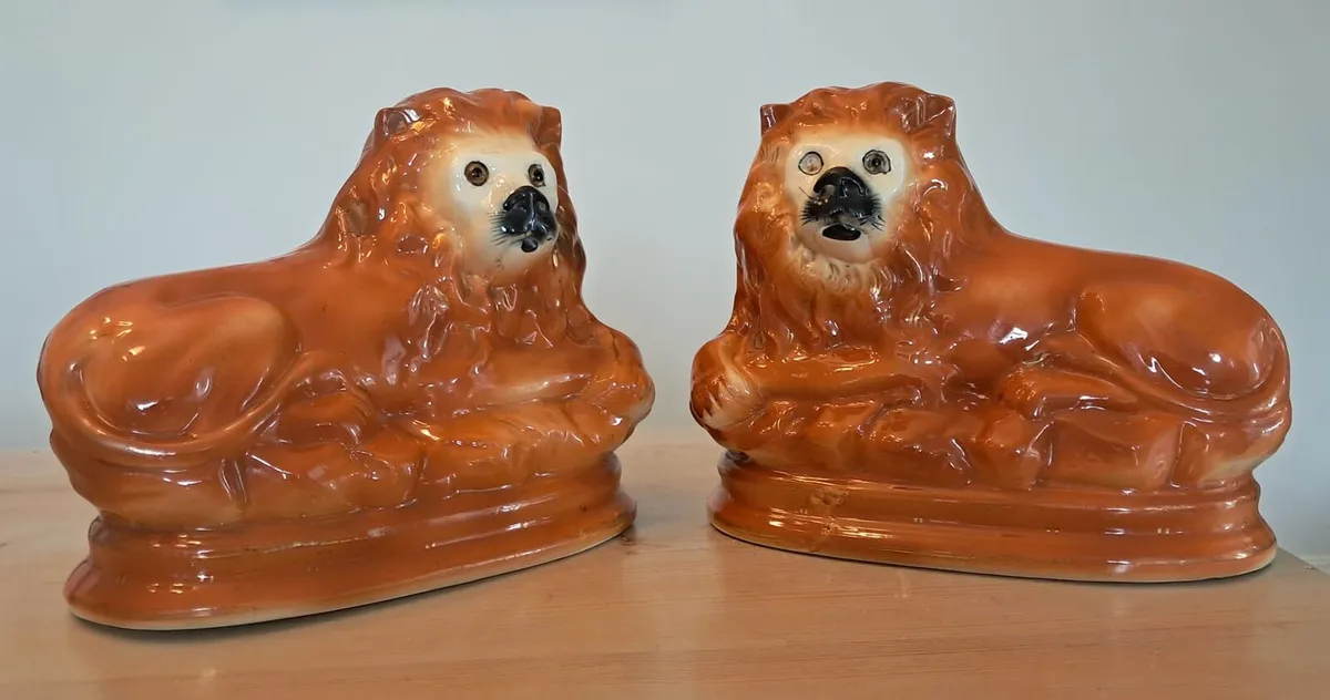 Vintage china lions - Image 1