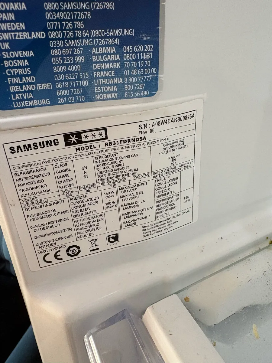 Samsung Fridge Freezer with Water Dispenser - Image 2