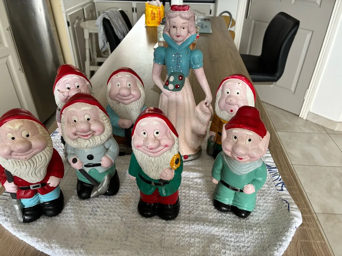 Garden ornaments - Image 1