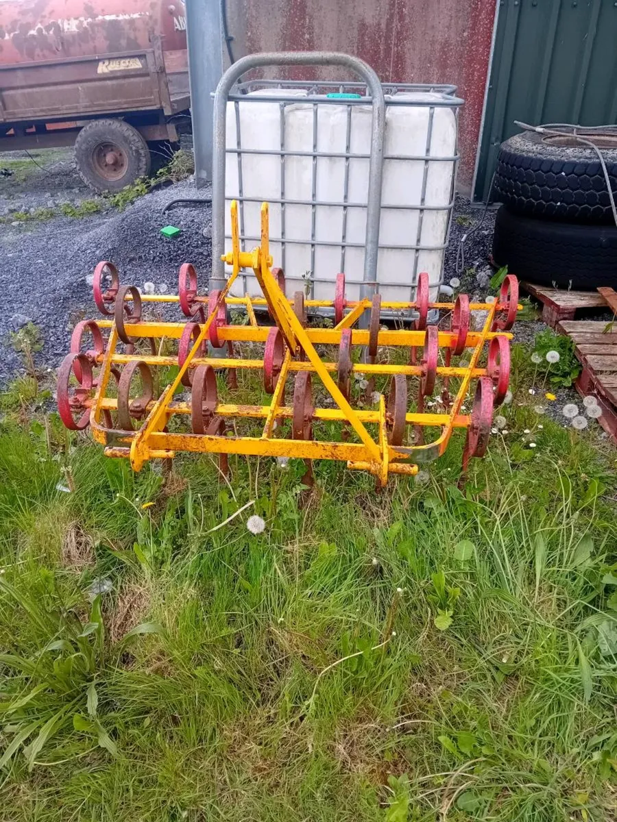 Tine harrow, fertiliser spreader - Image 1