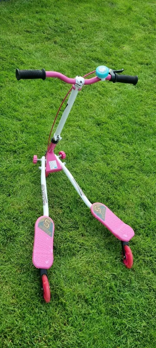 Sporter 3 Wheel Swing Scooter - Image 4