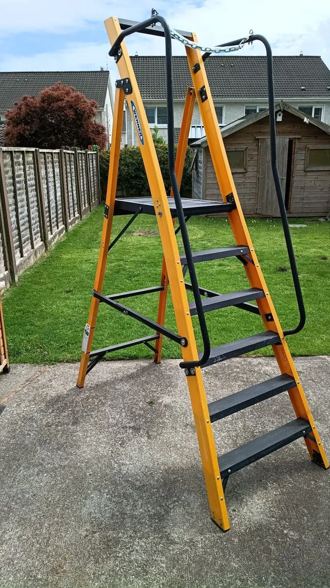 Werner Podium Stepladder - Image 1