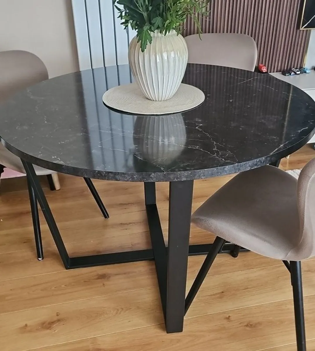 dining table - Image 3