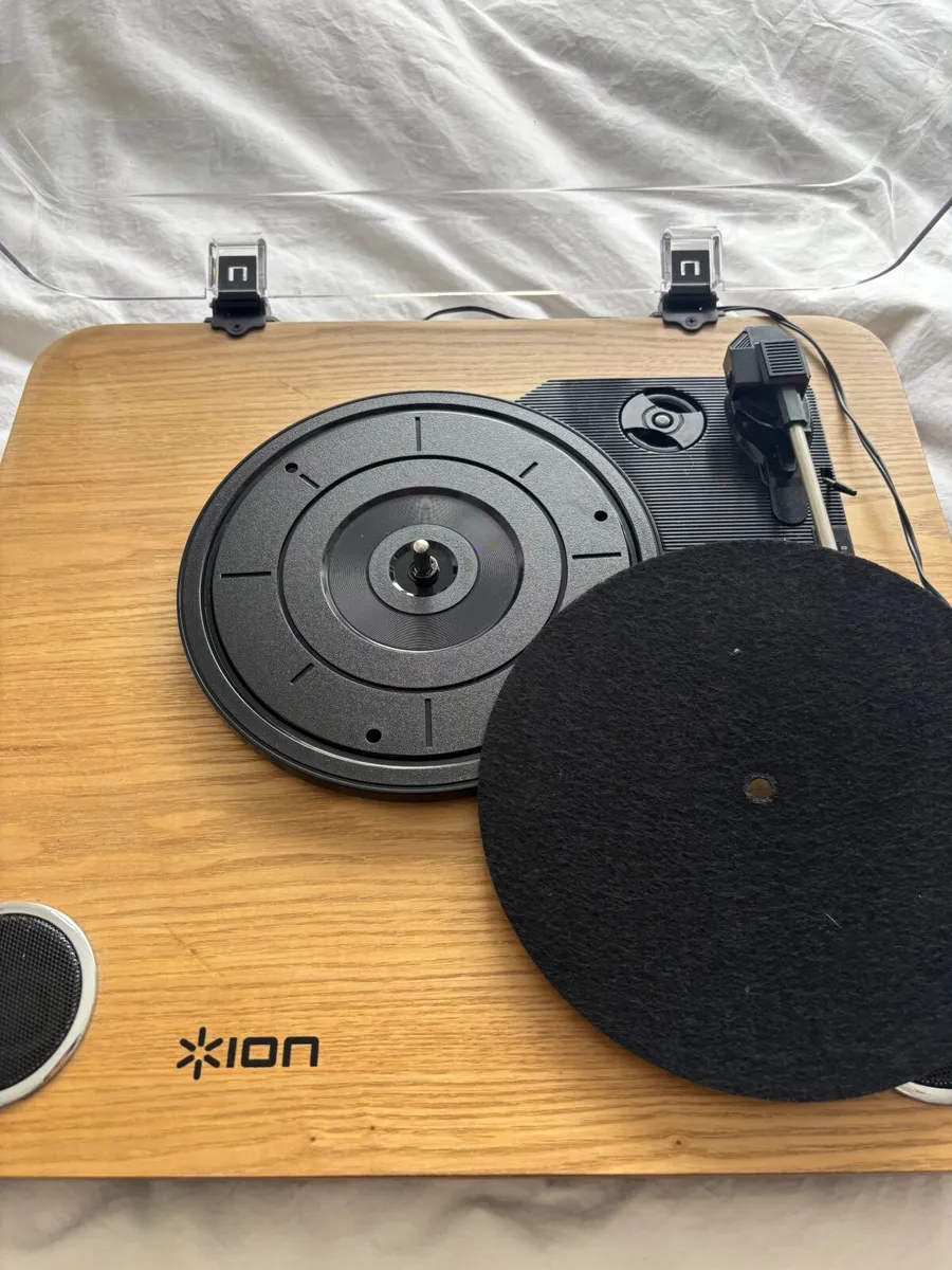 Ion Max LP Vinyl Player For Sale - Image 4