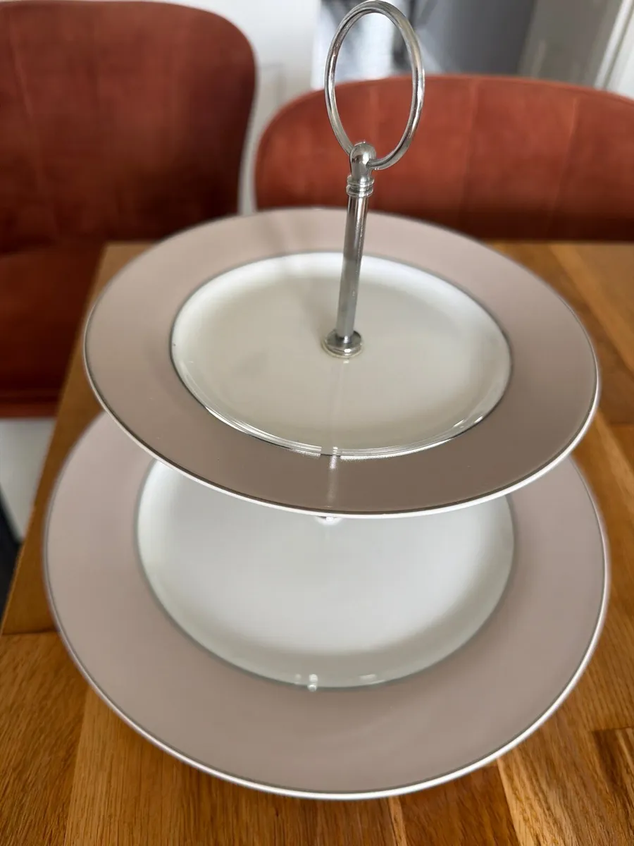 Tiered cake plate