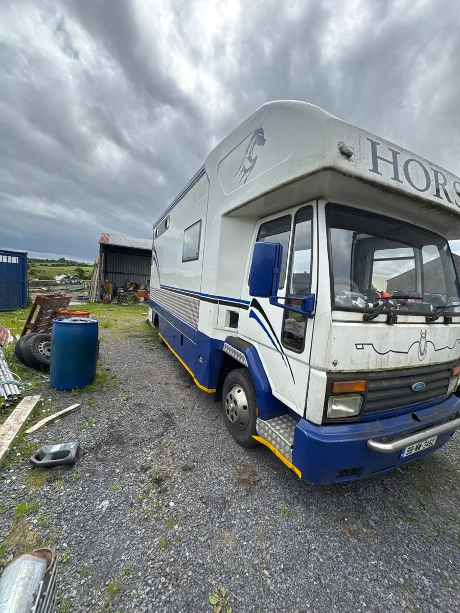 Ford cargo - Image 4