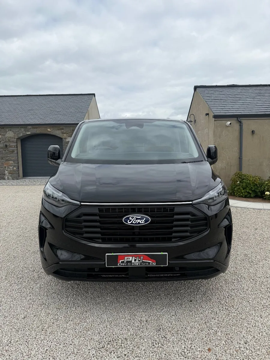 2025 Ford Transit Custom 300 Limited - Image 2