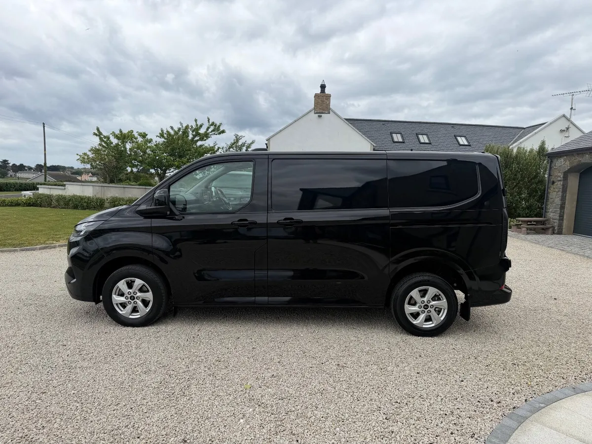 2025 Ford Transit Custom 300 Limited - Image 4