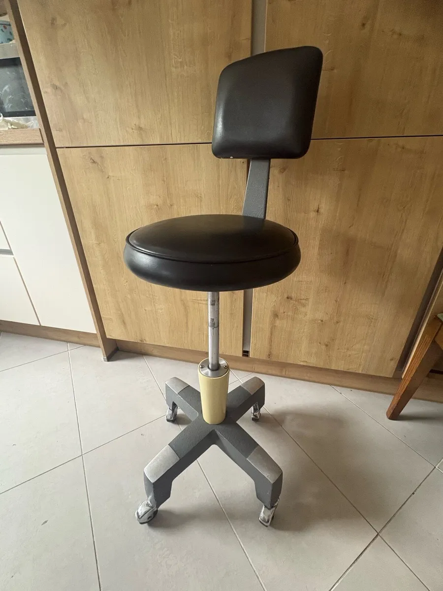 Mid Century American Optical Swivel Chair - Image 3