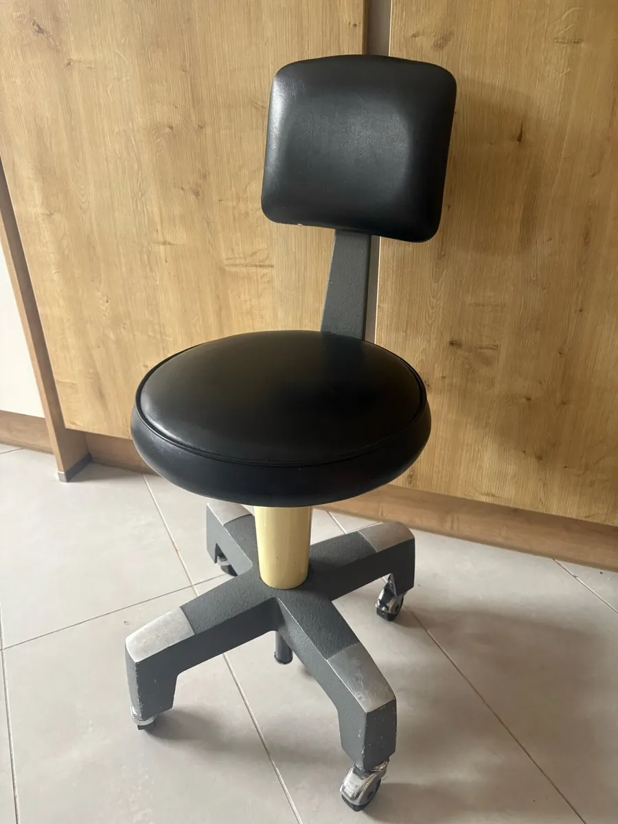 Mid Century American Optical Swivel Chair - Image 2