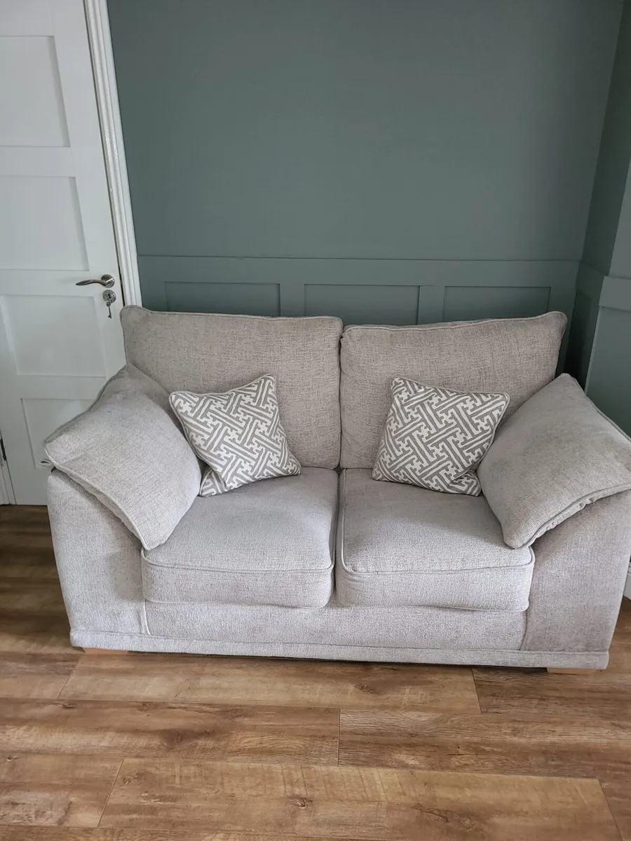 Suite of furniture (3+2) - Image 1