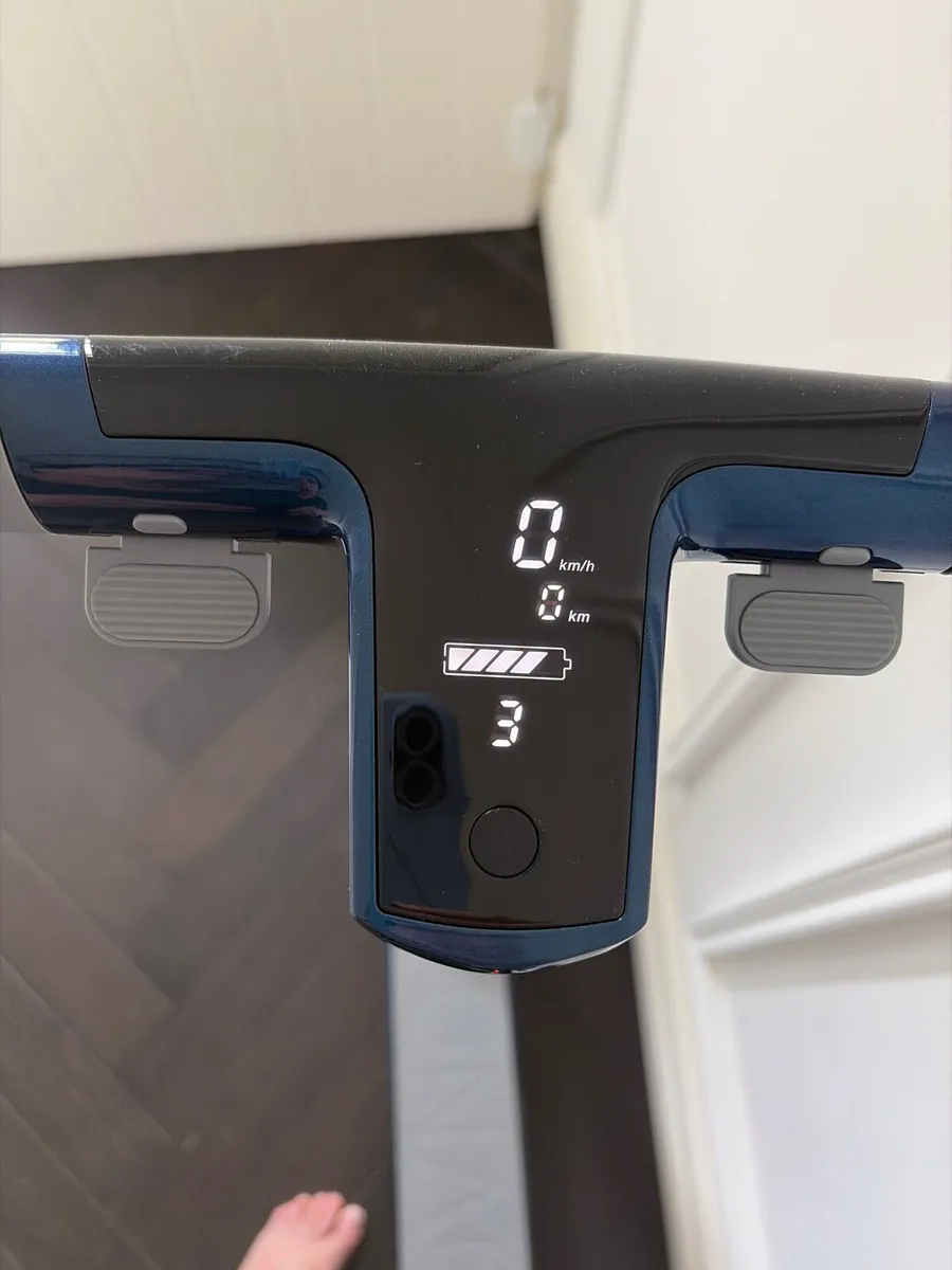 UNAGI Electric Scooter - The One Classic E500 800W - Image 1