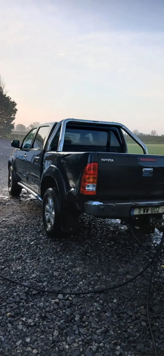 Toyota Hilux 2011 - Image 1