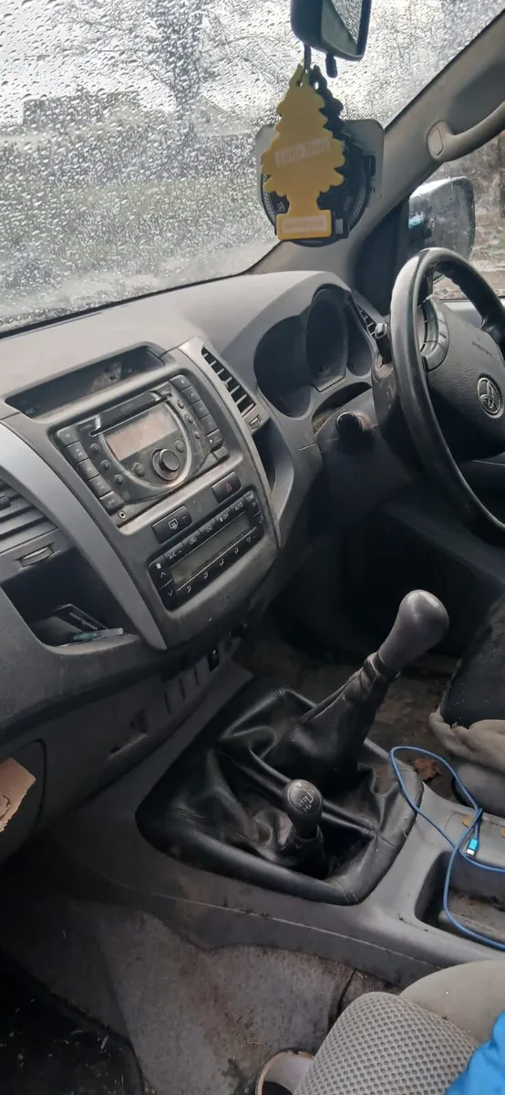 Toyota Hilux 2011 - Image 4