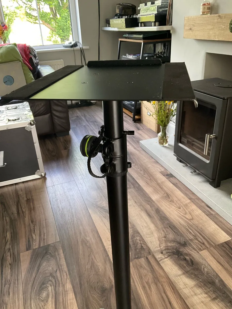 Gravity 3202 Speaker Stands - Image 2