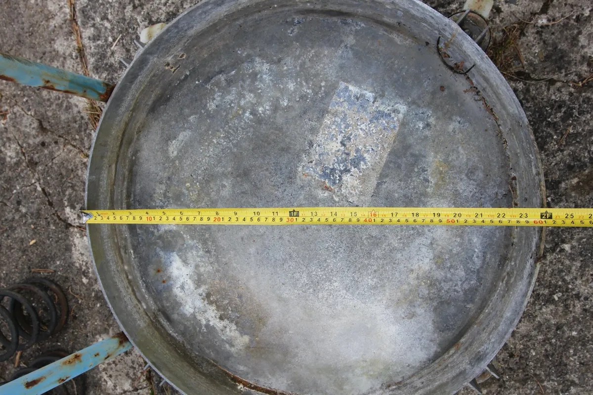 610 mm drum trollies with watertight metal tray - Image 2