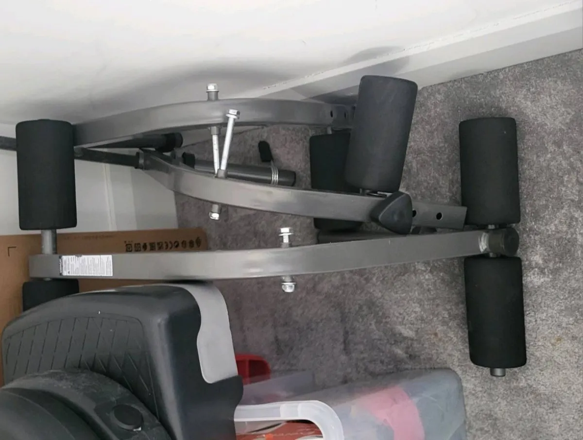 Punch bag and flat bench and weights - Image 3