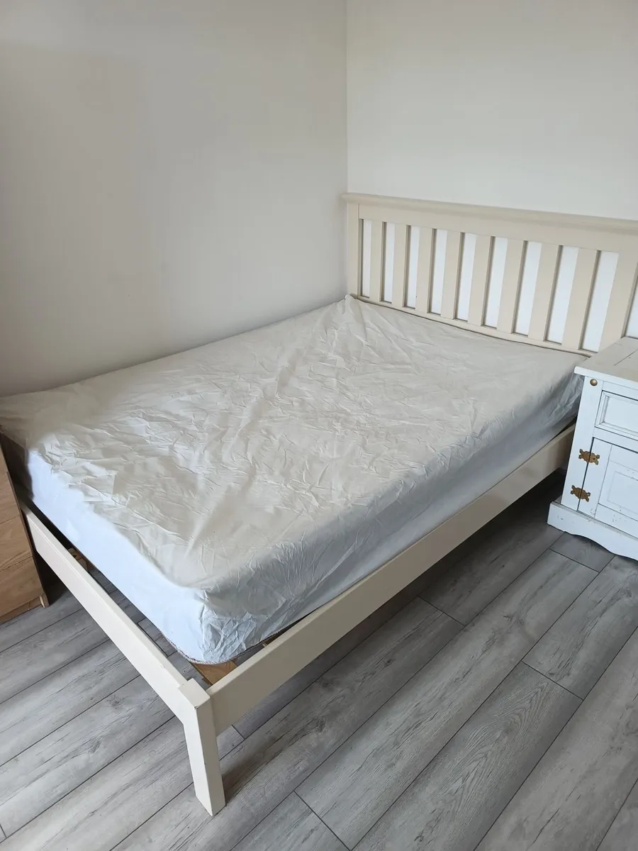 Beds - Image 1