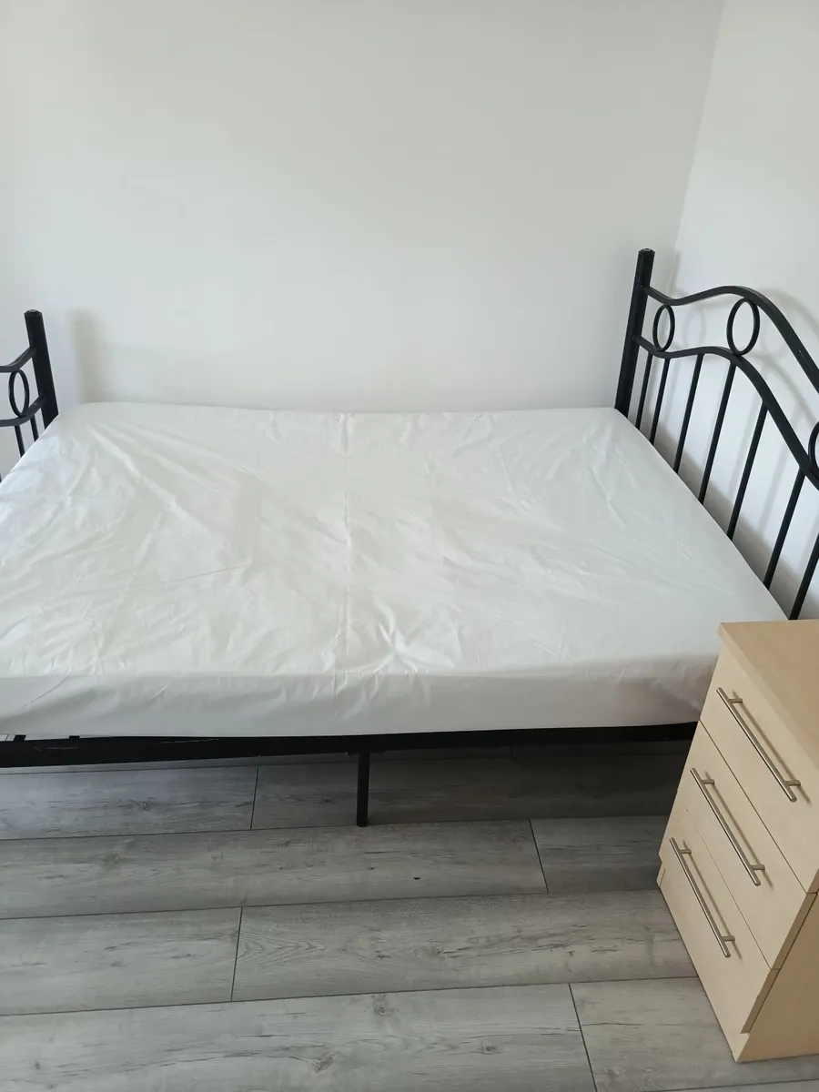 Beds - Image 2