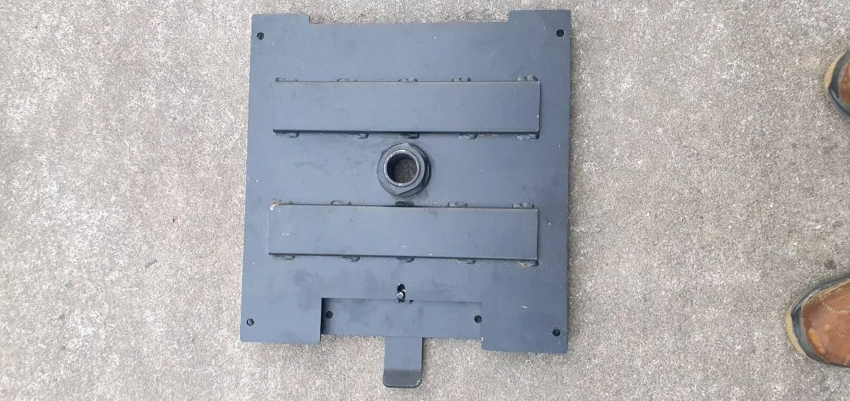 Vw t5/t6 driver's swivel seat. - Image 1