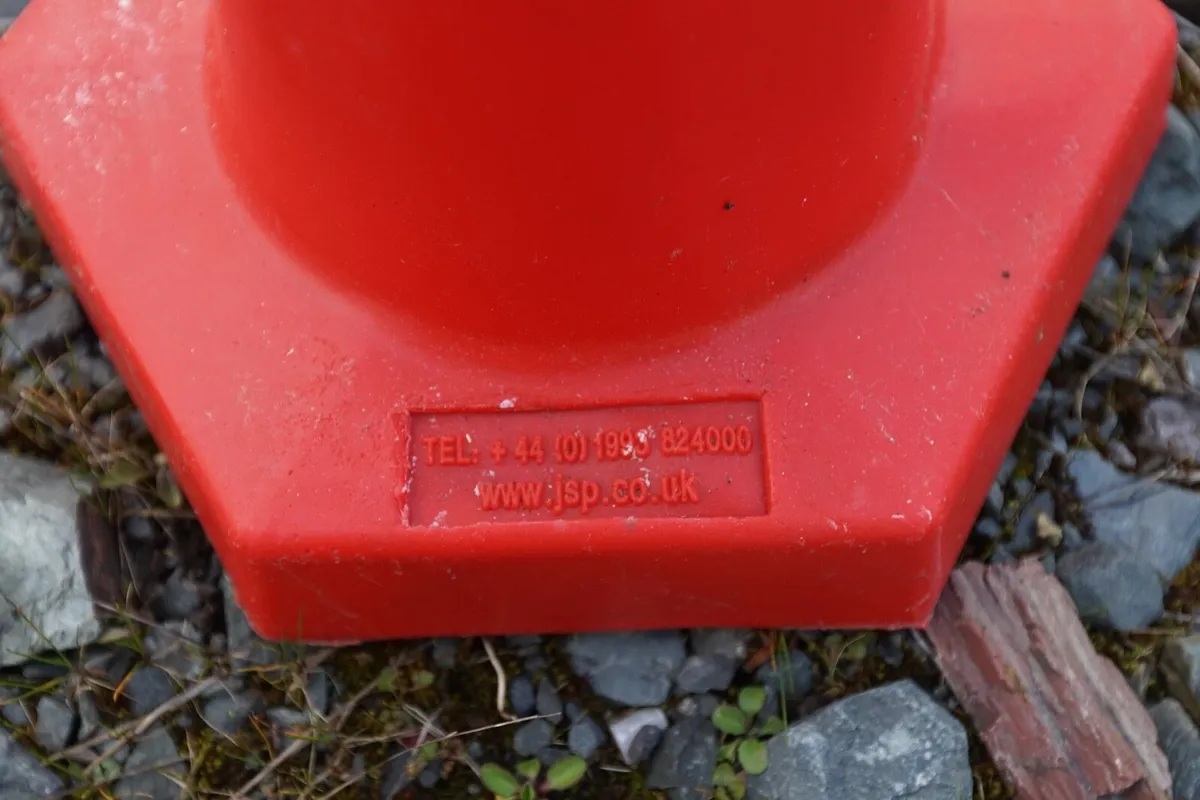 Safety Signs Cones + Stop Go + Cables Warning - Image 2