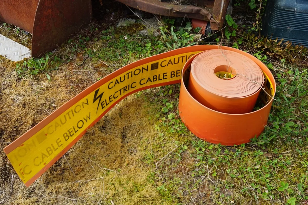Safety Signs Cones + Stop Go + Cables Warning - Image 3