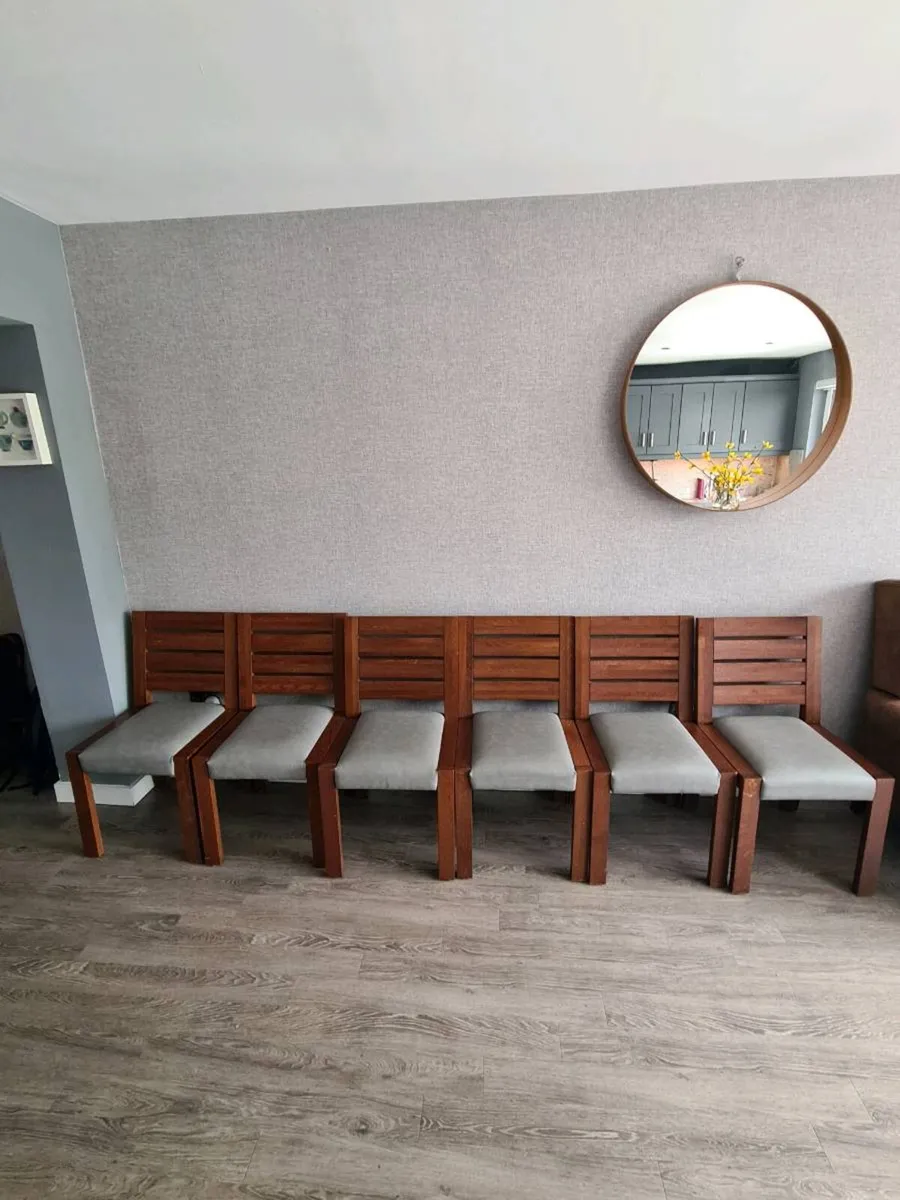 6 dining chairs - Image 1