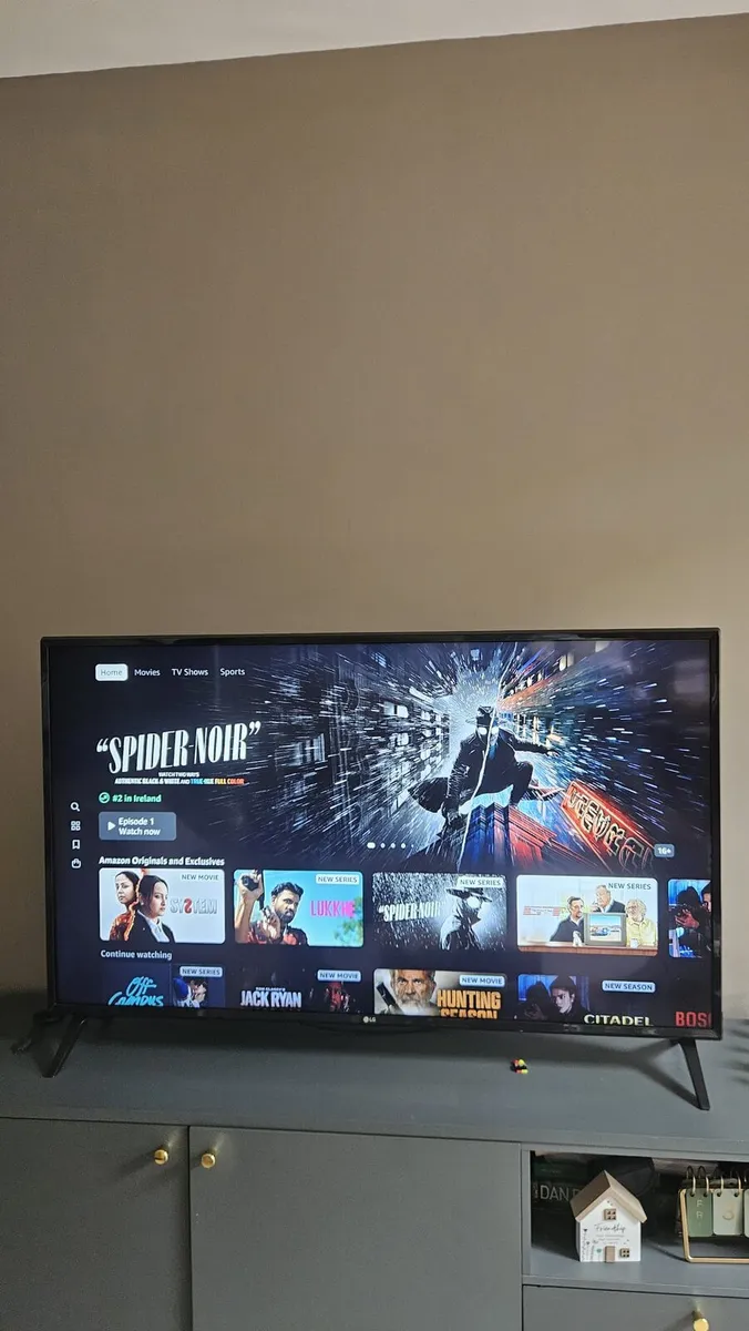 49" UK632 Series UHD HDR Smart TV - Image 1