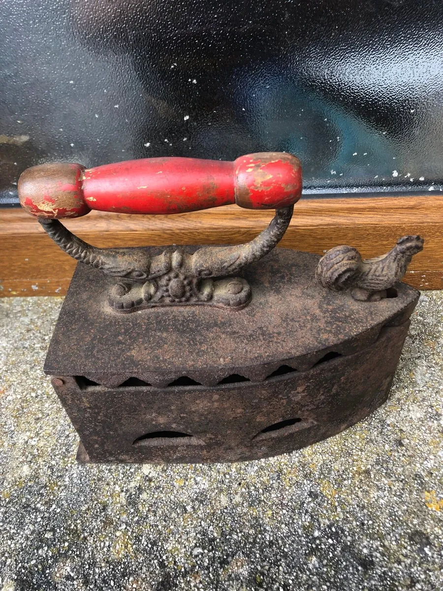 Antique iron - Image 1