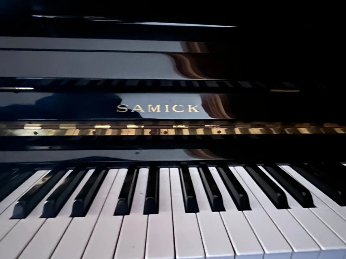 Upright Piano - Samick - Image 3
