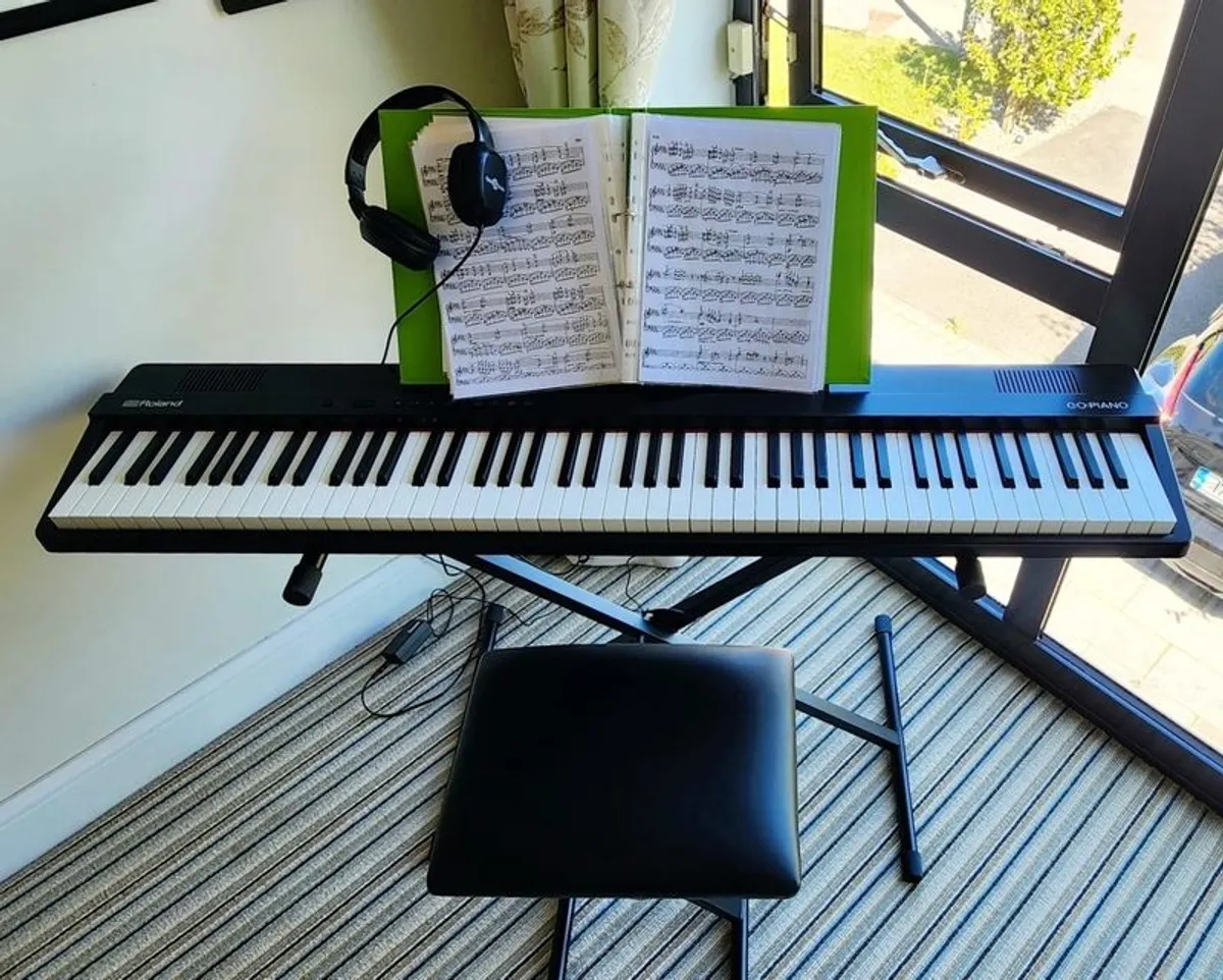 digital piano - Image 1