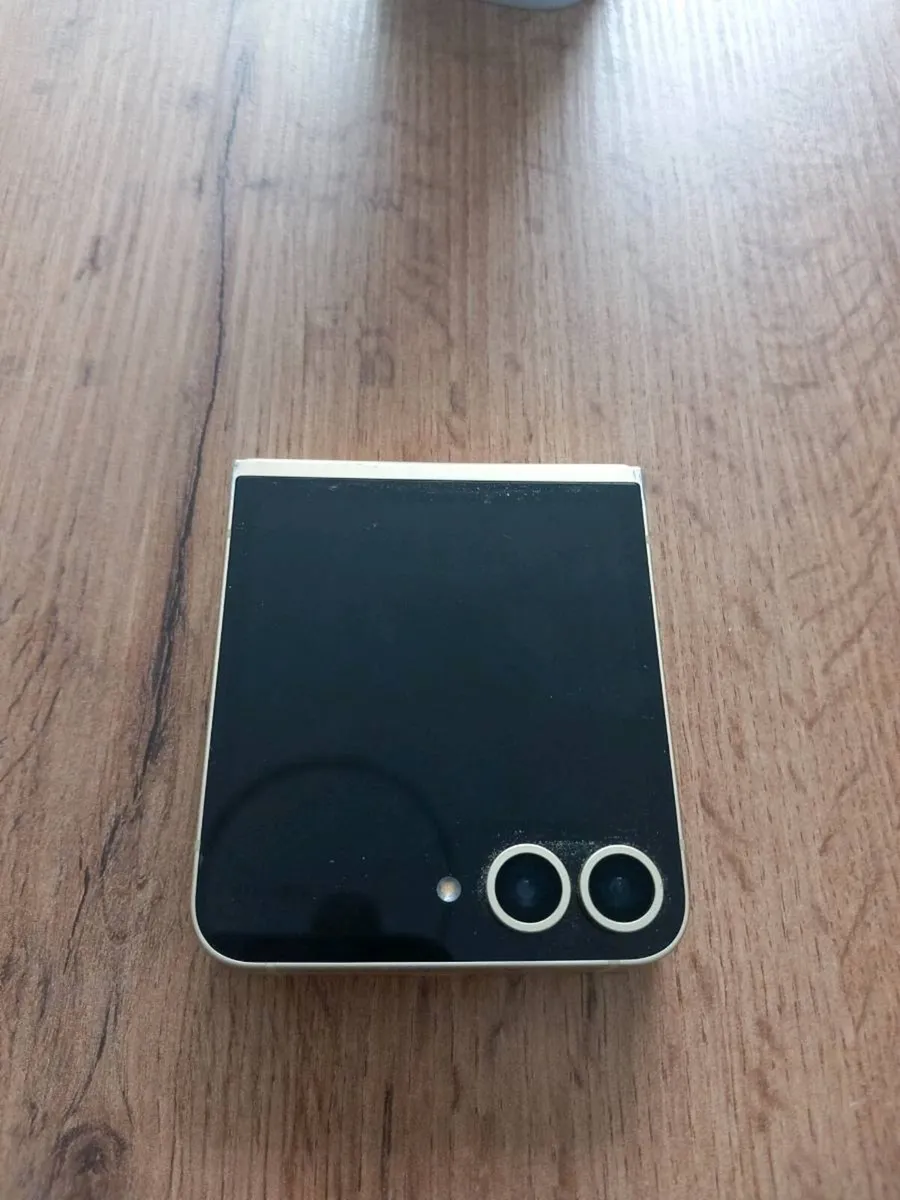 Samsung flip 6 - Image 1