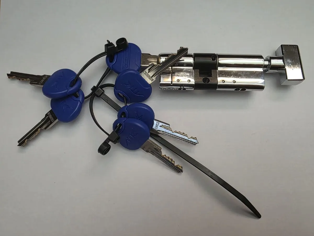 ATK Lock Cylinder + 6 Keys – Brand New – €35