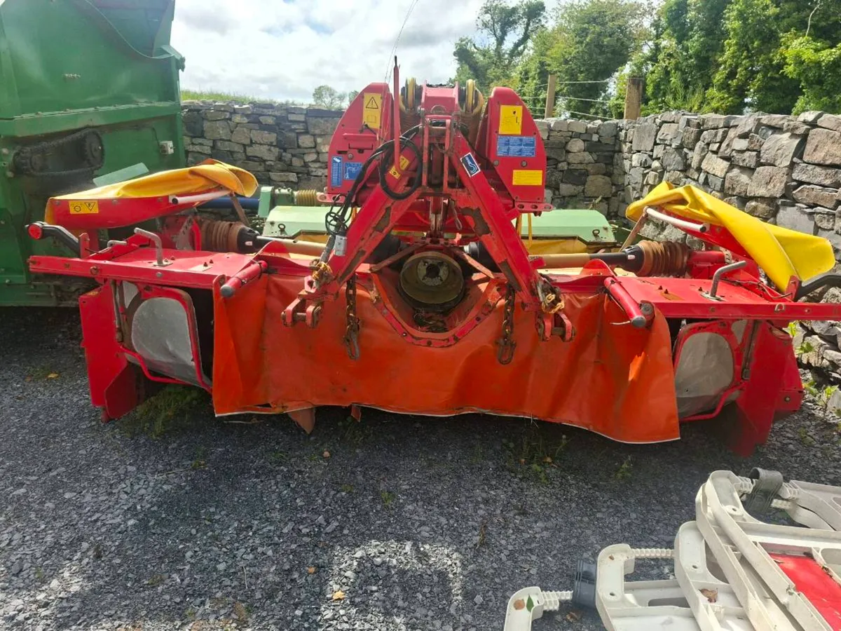 Pottinger Novacat 301 front mower - Image 3