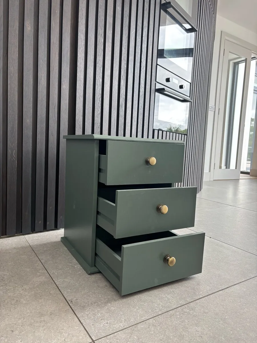 Bedside locker with 3 drawers - Image 1
