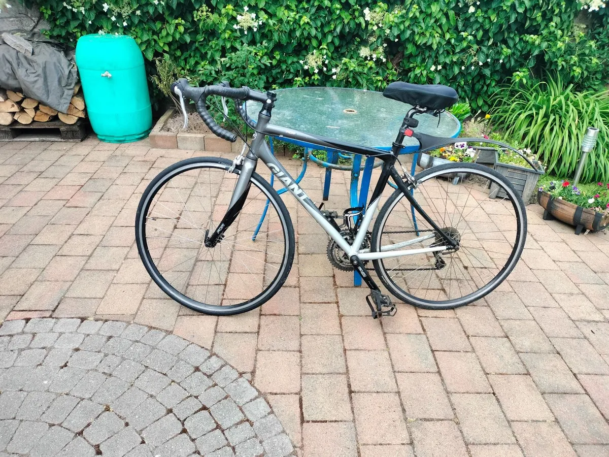 Giant Racer FCR Bike for sale - Image 2