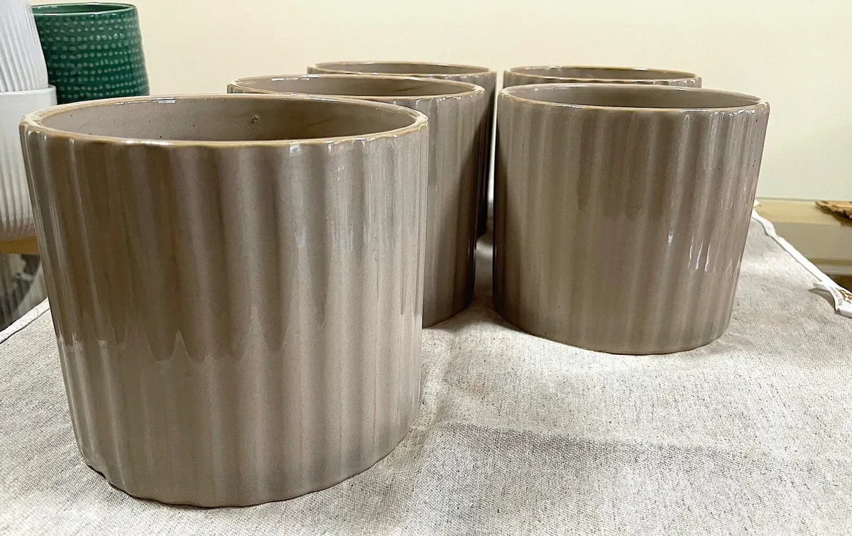 Ceramic Flower pots (2 lots) - Image 4